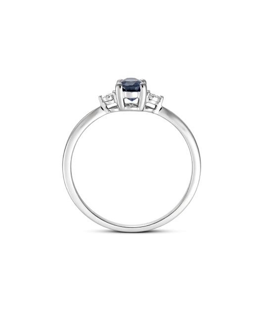 White gold ring with sapphire and diamonds