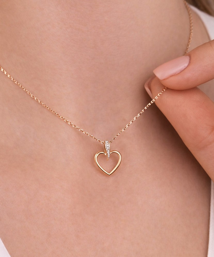 Yellow Gold pendant with diamonds