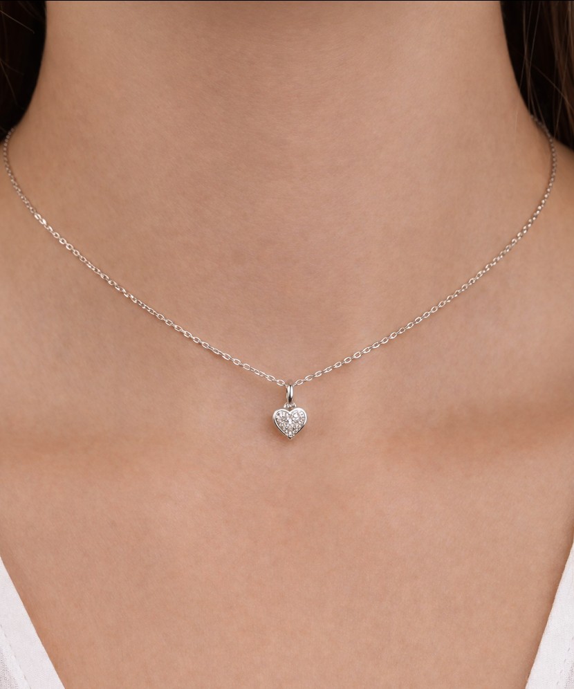 White gold pendant with diamonds "Heart"