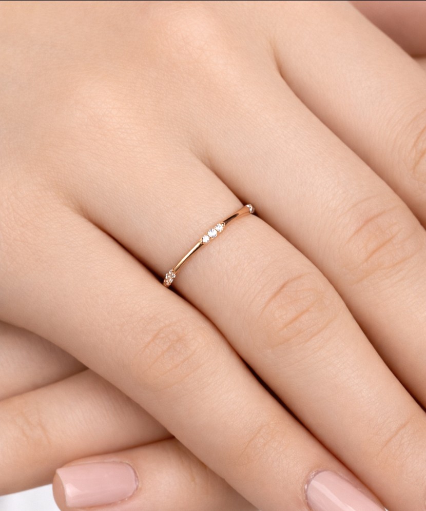 Золотое кольцо с цирконами