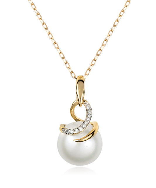 Yellow gold chain with pearl and diamond pendant