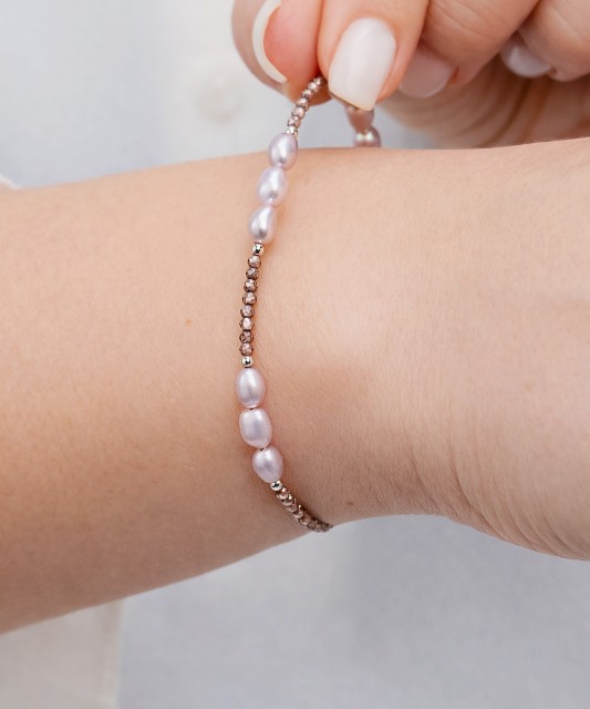 Bracelet with pearls and zircons