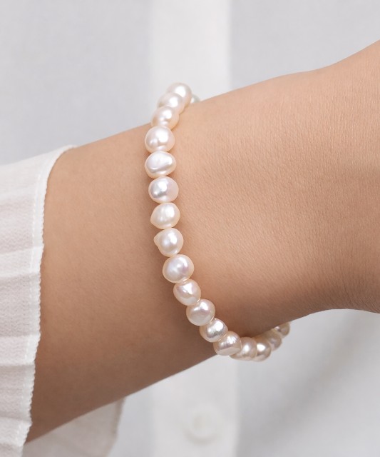 Pearl bracelet