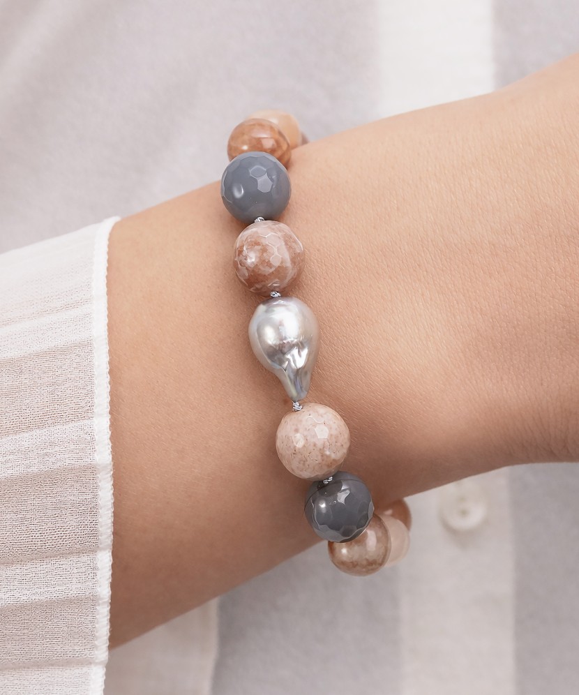 Bracelet with moonstone, jade and kasumi pearl