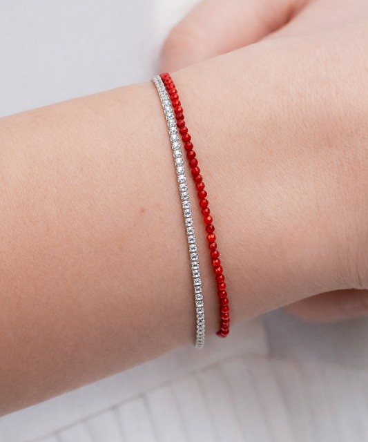 Coral bracelet with zircons and silver