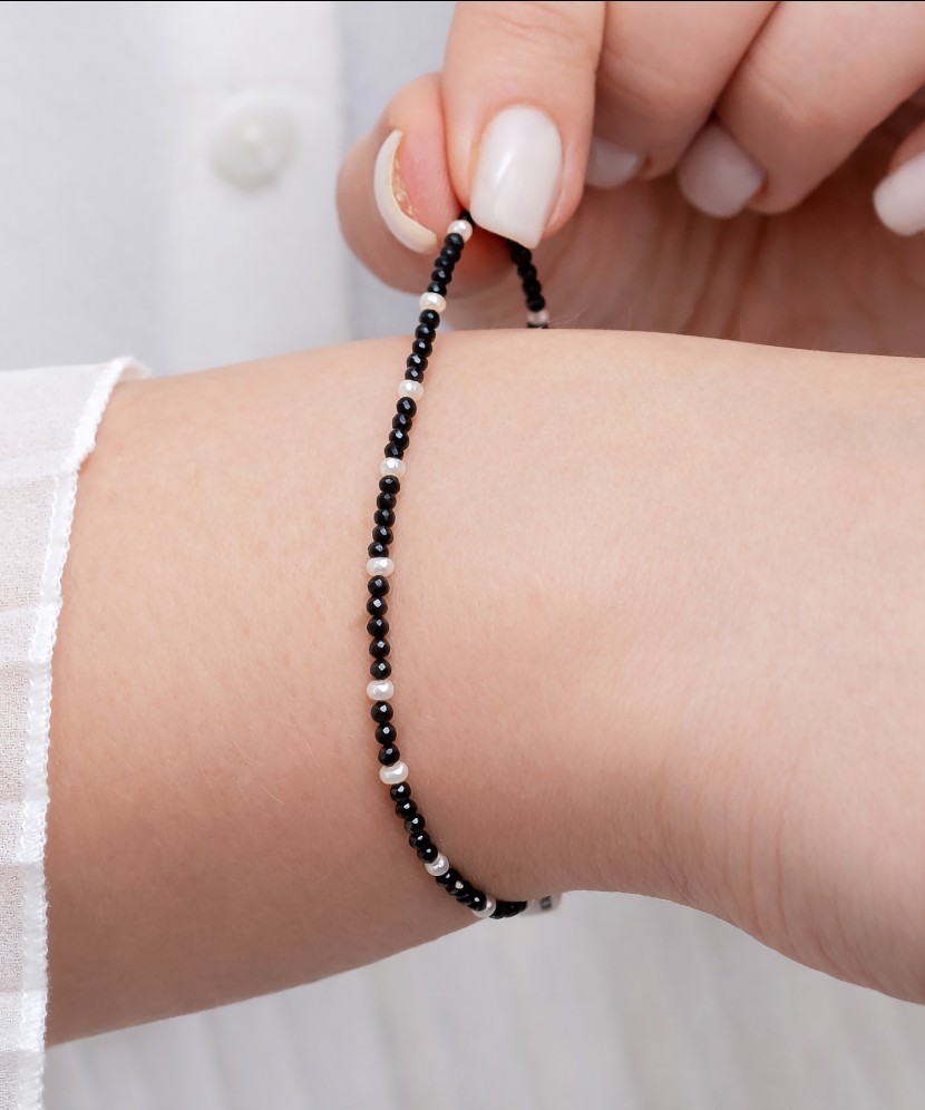 Bracelet With Spinels And Pearls