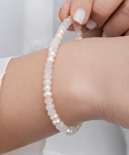 Bracelet With Pearls and Rose Quartz