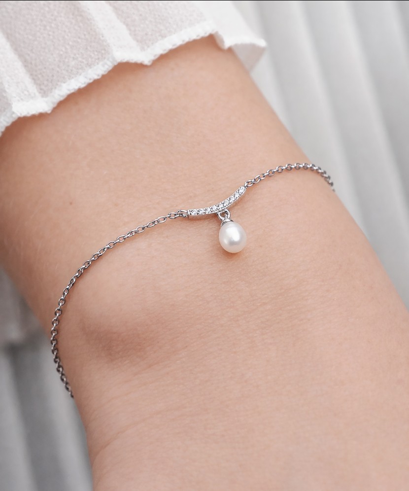 Sterling Silver bracelet with pearl and zircons