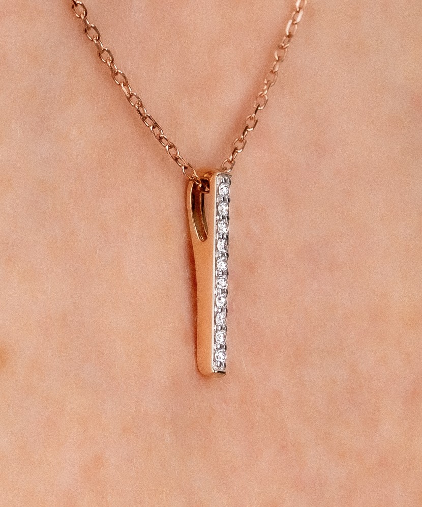 Золотая цепочка с бриллиантовой подвеской