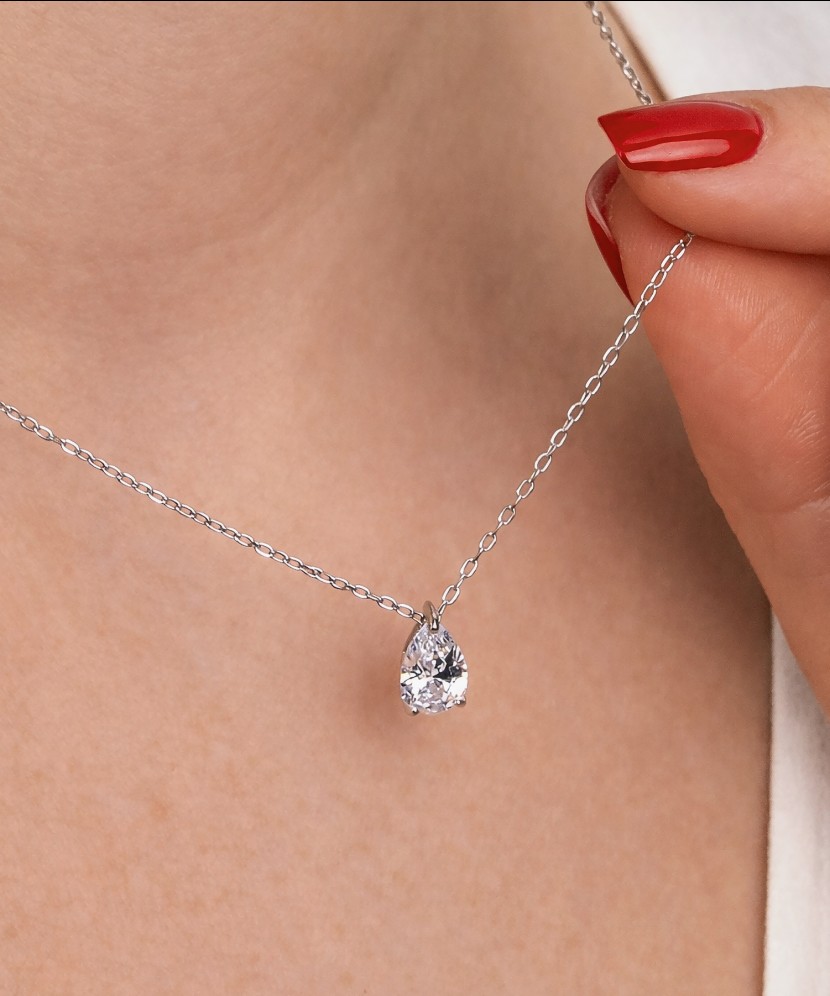 Silver chain with zircon pendant