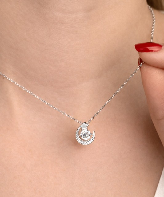 Sterling silver chain with zirconium pendant