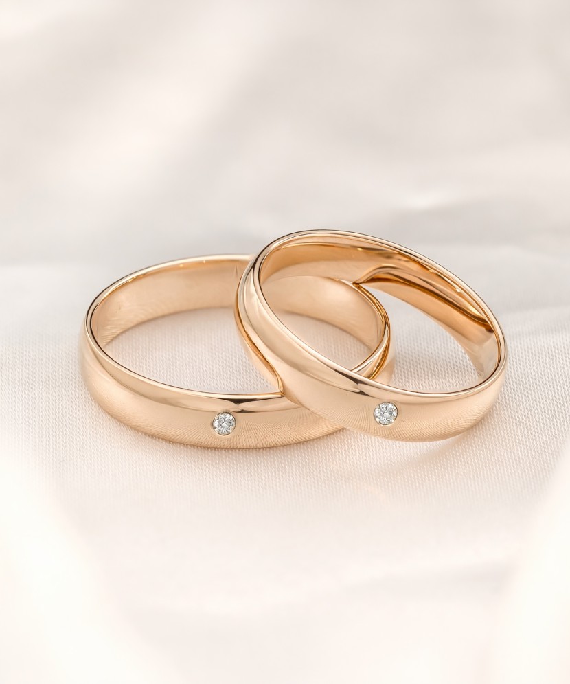 Gold wedding ring with diamond 5mm with comfort