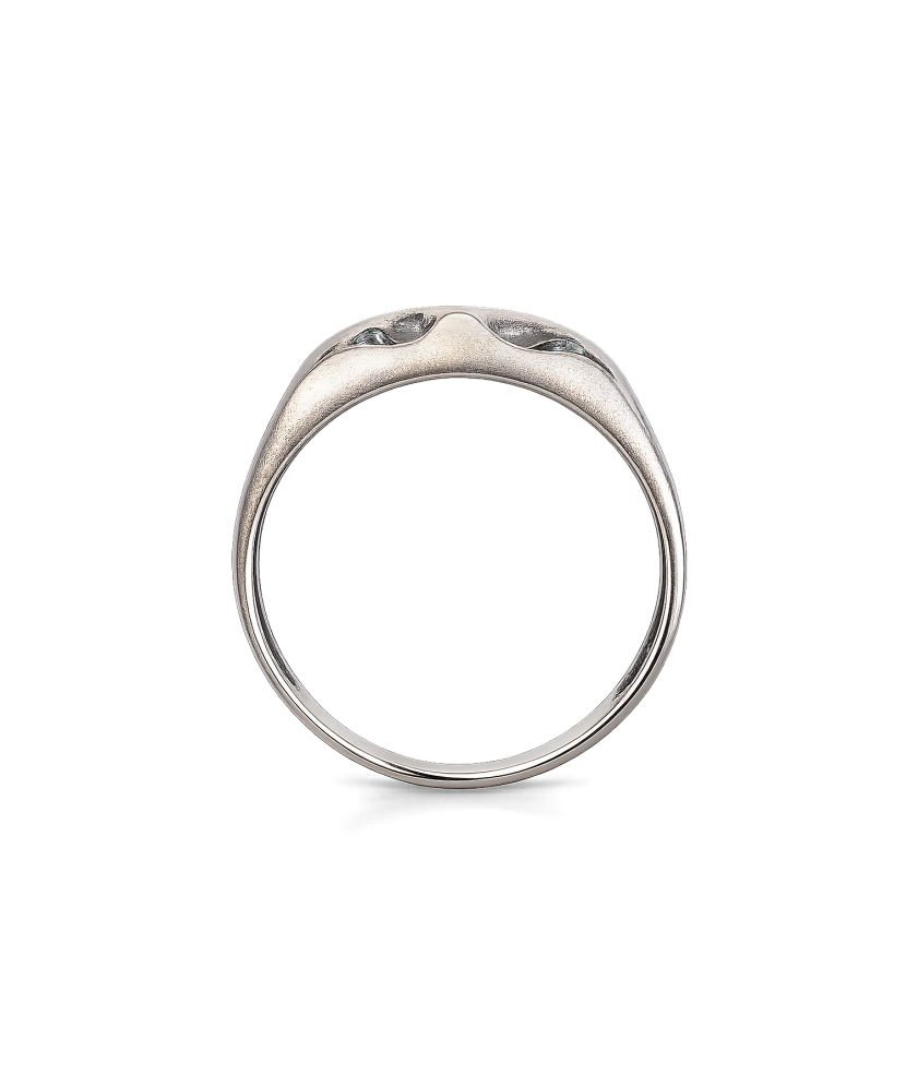 Sterling silver ring with zircons