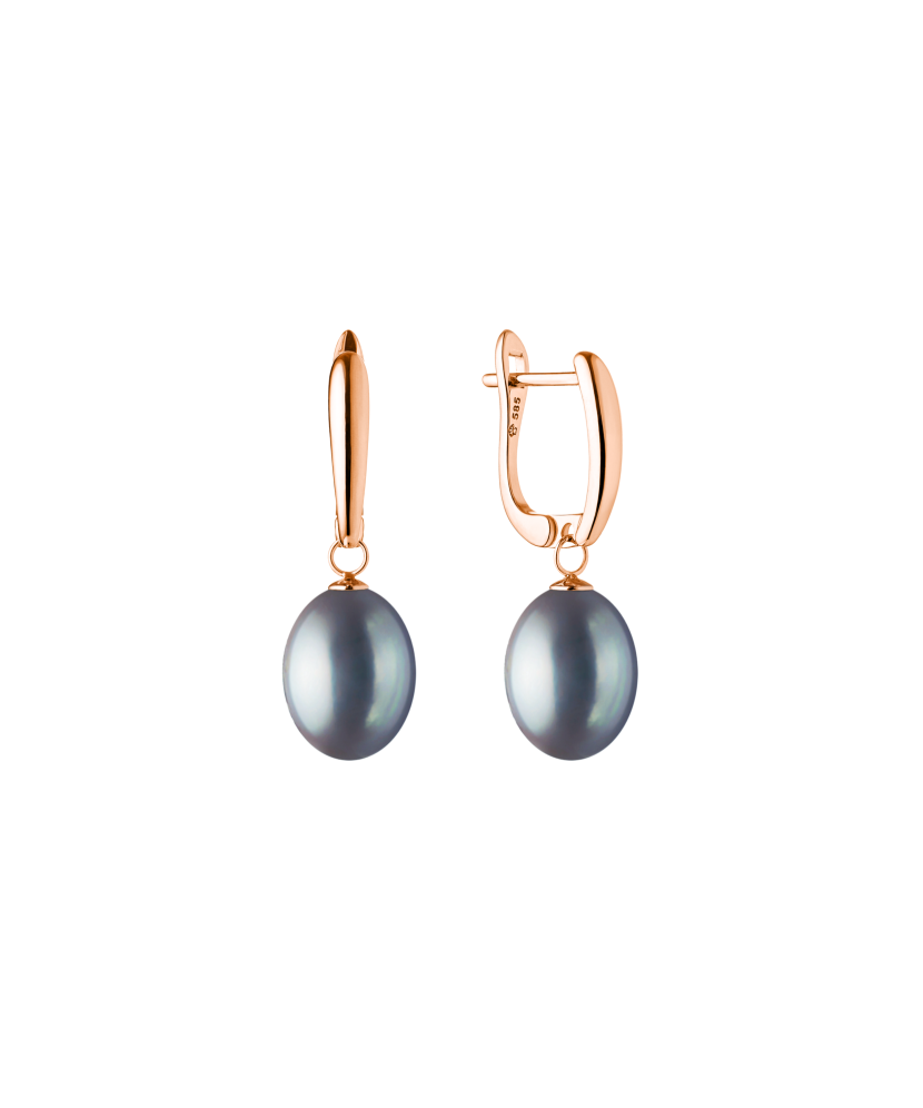 Gold earrings with pearl