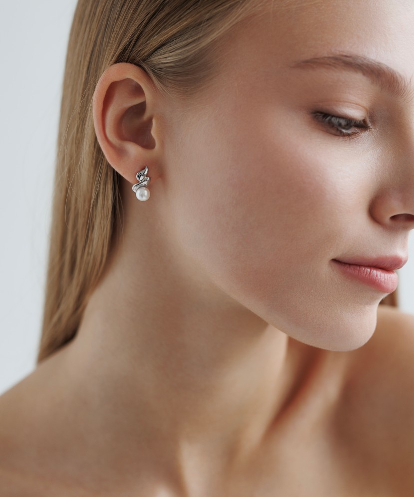 Sterling silver earrings with pearls