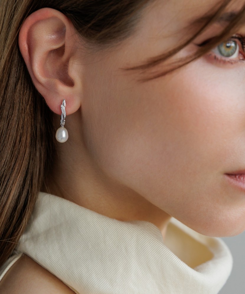 Sterling silver earrings with pearls and zircons