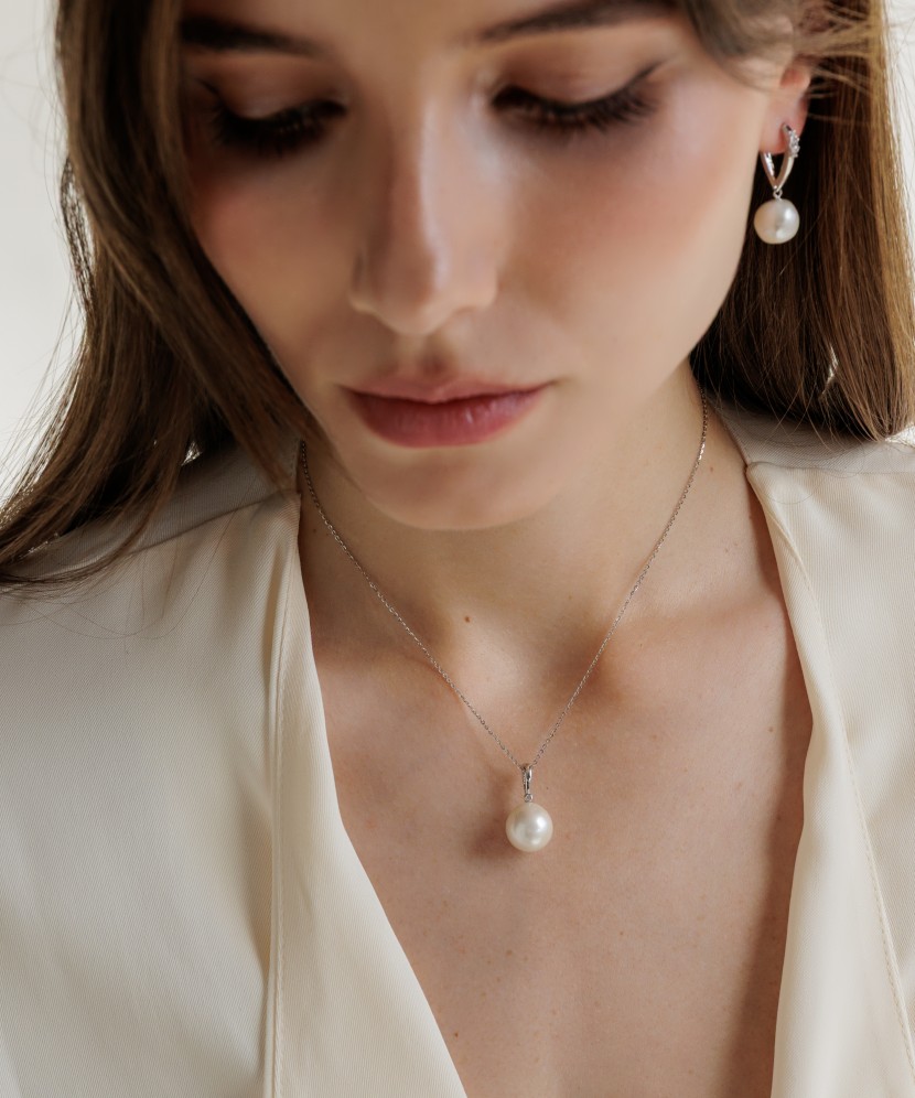 Silver pendant with Edison pearl and zircon