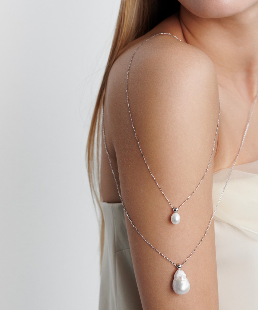 Sterling silver chain with pearl pendant