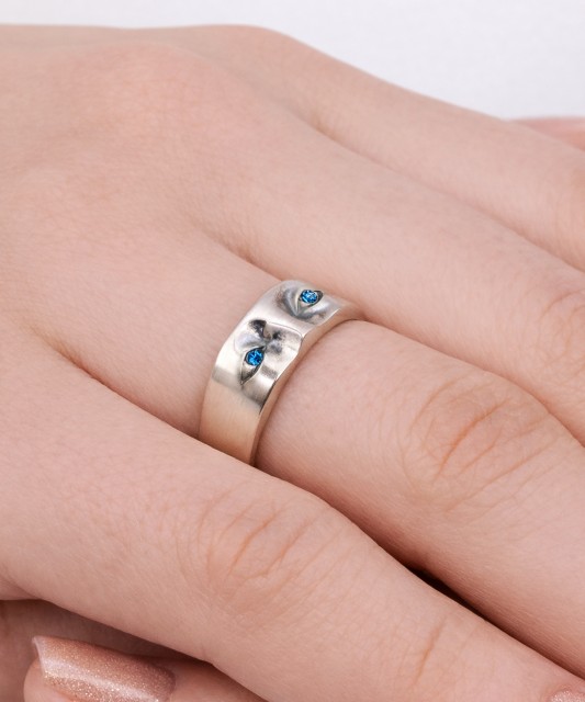 Silver ring with crystals