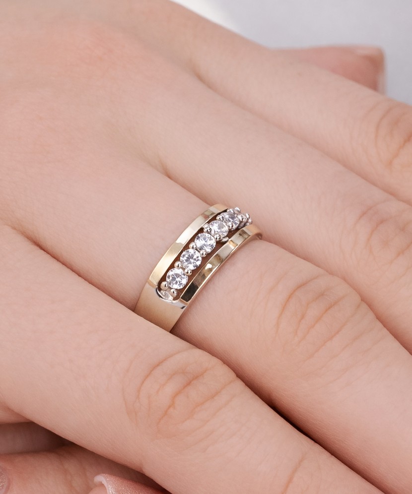 Sterling silver ring gold plated with zircons