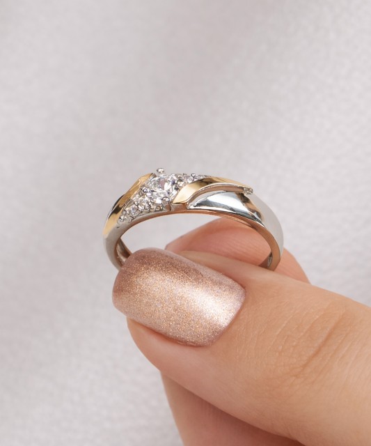 Кольцо из позолоченного серебра с цирконами