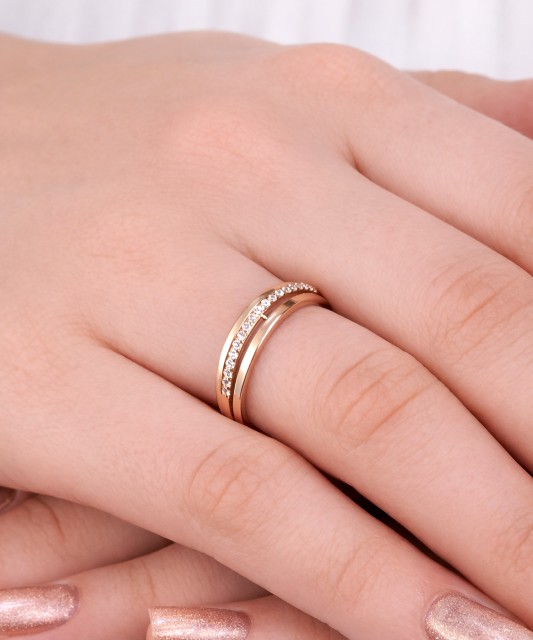 Золотое кольцо с цирконами