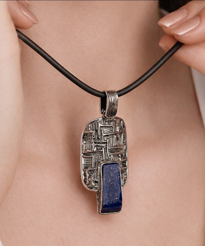 Sterling Silver pendant with lazurite