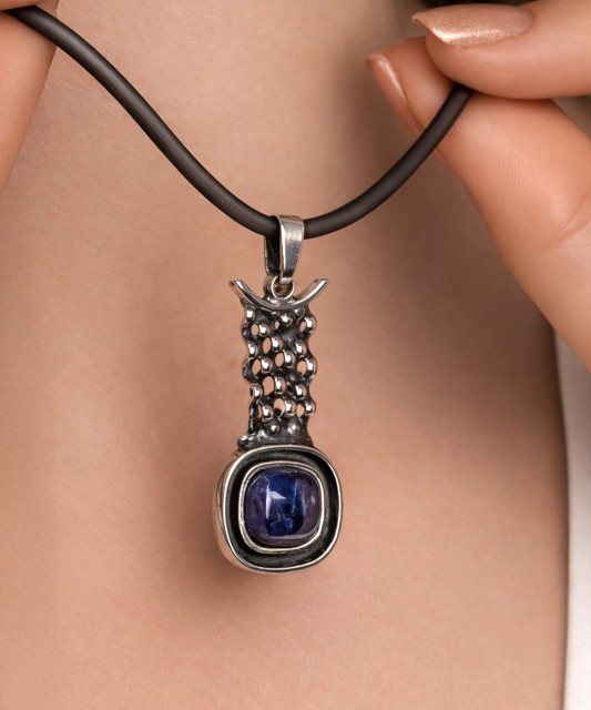 Sterling Silver pendant with lazurite