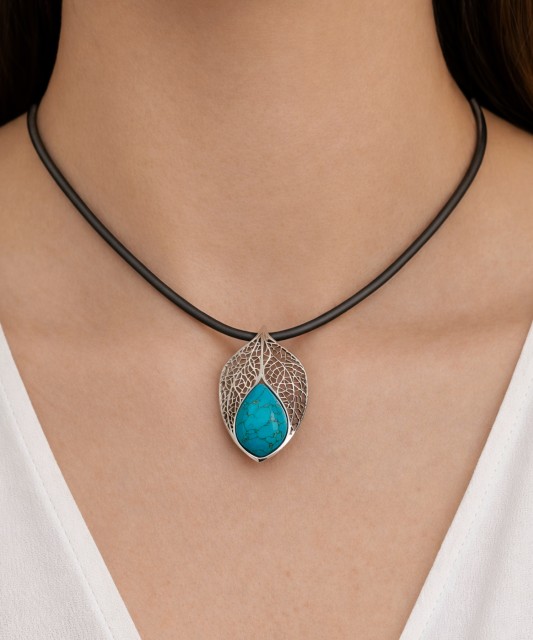 Sterling silver pendant with turquoise