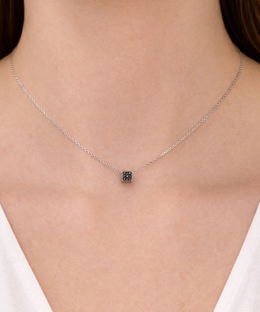 Sterling silver chain with zirconium pendant