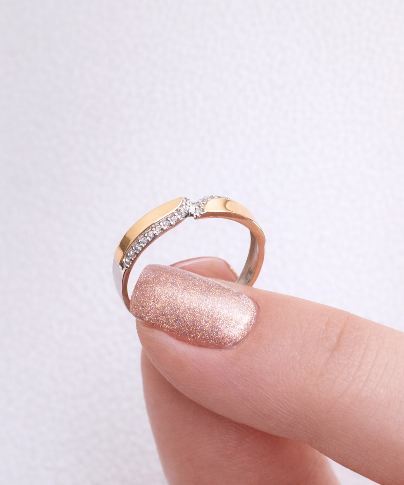 Sterling silver ring gold plated with zircons