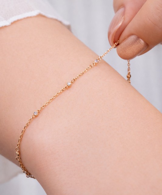 Золотой браслет с цирконами