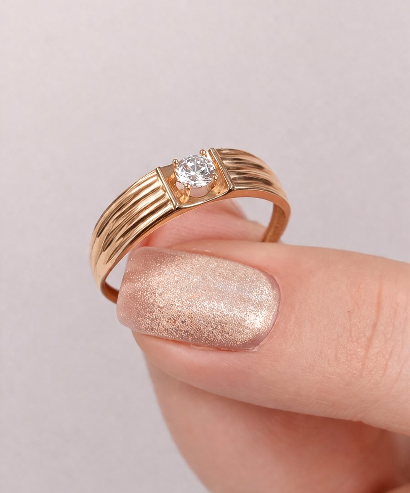 Золотое кольцо с цирконами