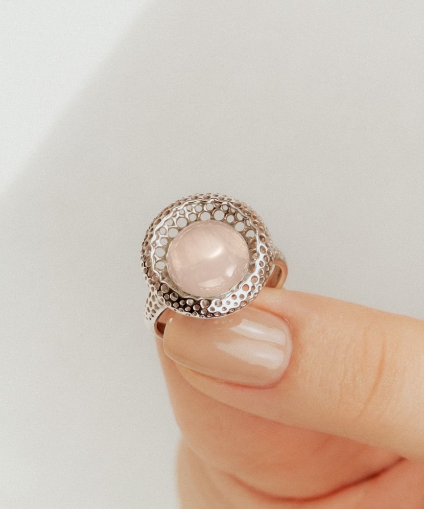 Sterling Silver ring with rose quartz