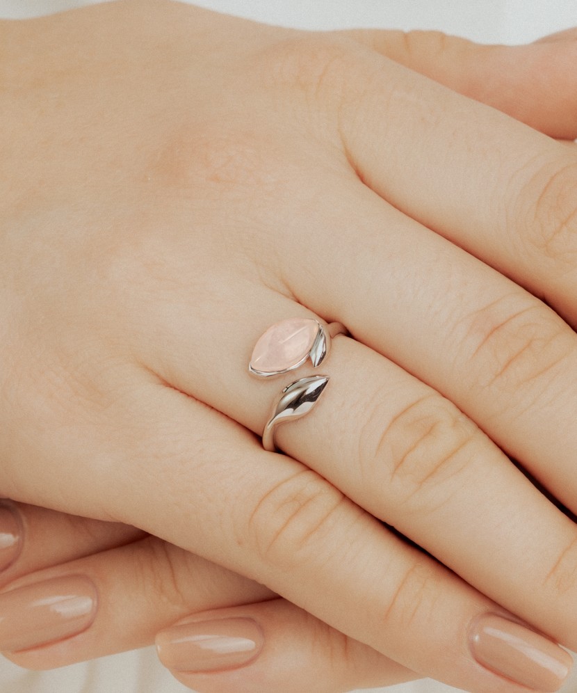Sterling Silver ring with rose quartz