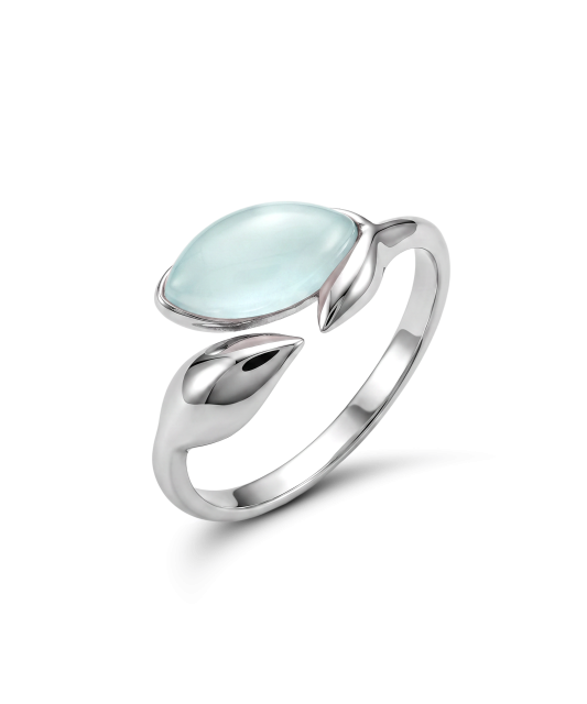 Sterling silver ring with agate