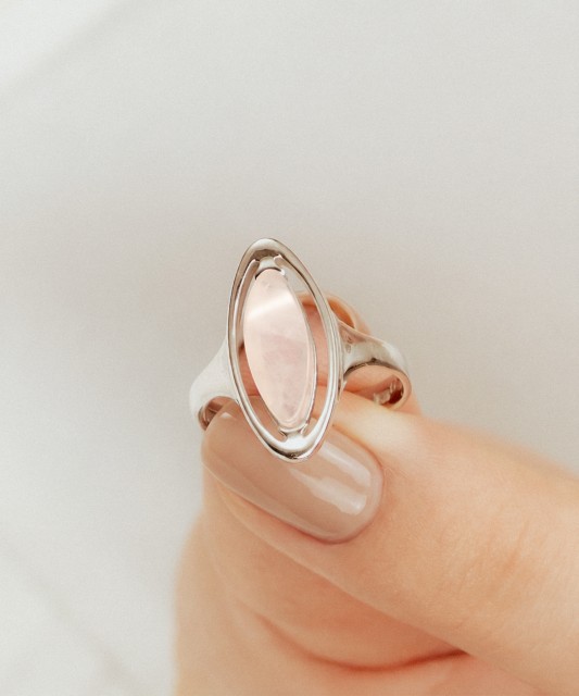 Серебряное кольцо с розовым кварцем