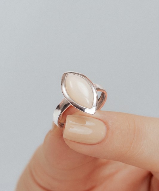 Серебряное кольцо с розовым кварцем