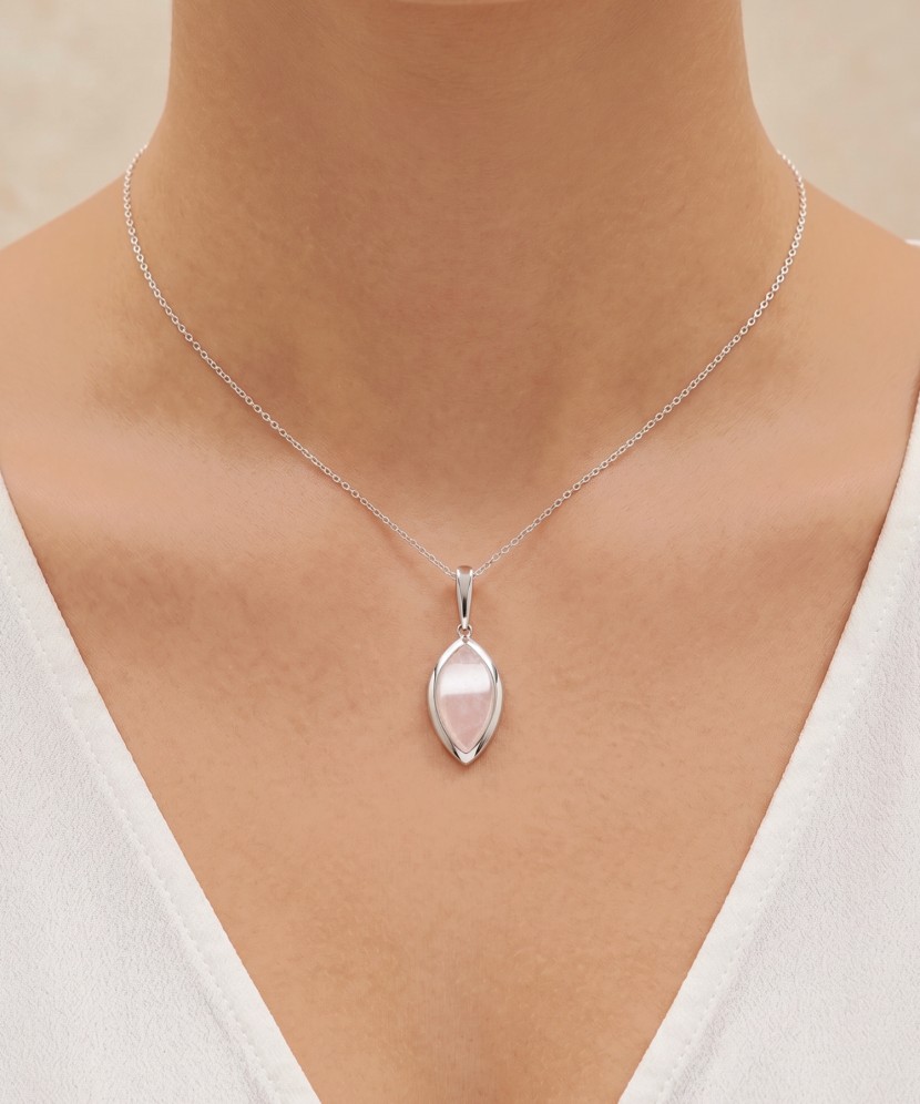 Sterling Silver pendant with rose quartz
