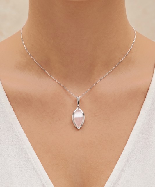 Sterling Silver pendant with rose quartz