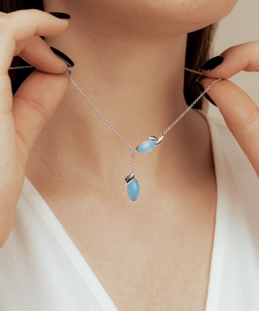 Stering Silver chain with agate pendant