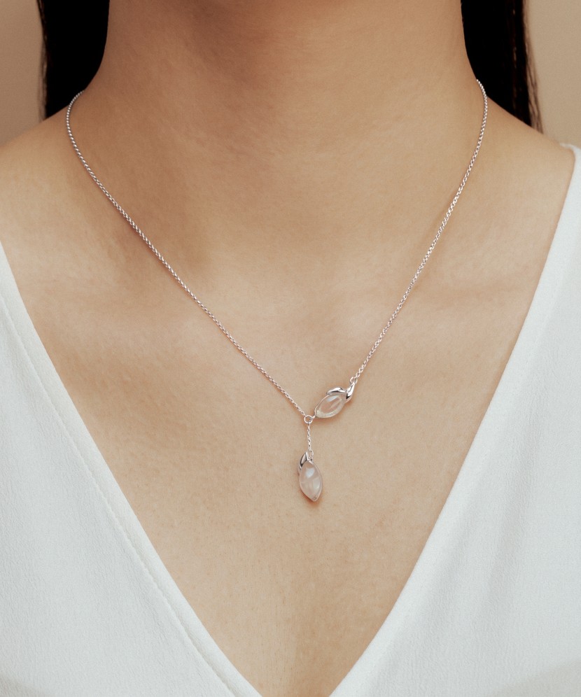 Sterling Silver chain with rose quartz pendant