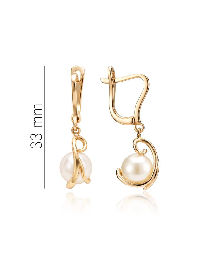 Gold earrings with pearls