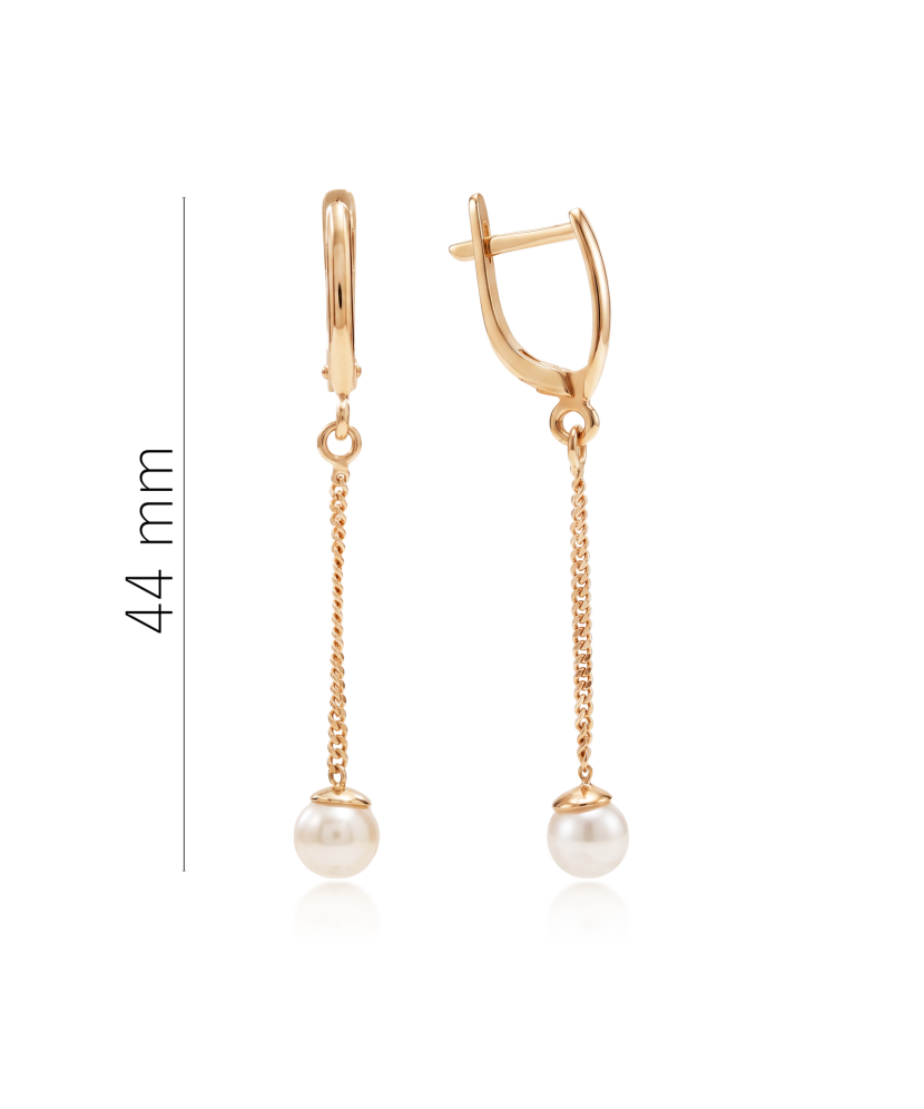 Gold earrings with pearls