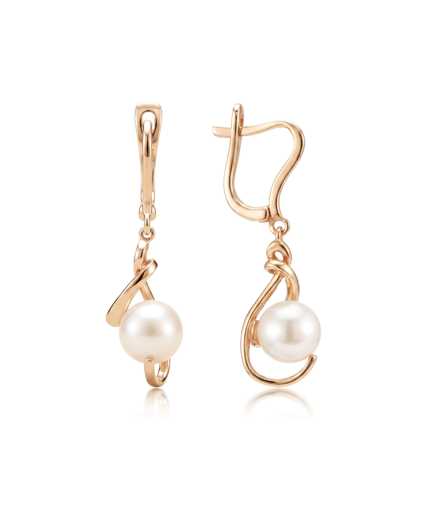 Gold earrings with pearls