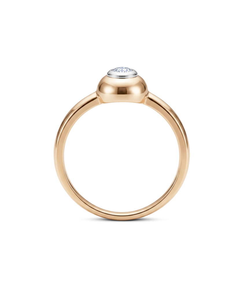 Gold ring with diamond