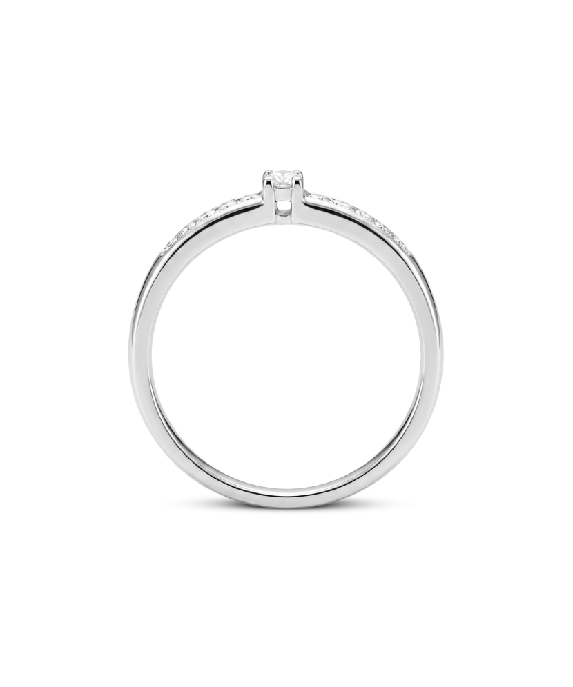 Sterling silver ring with zircons