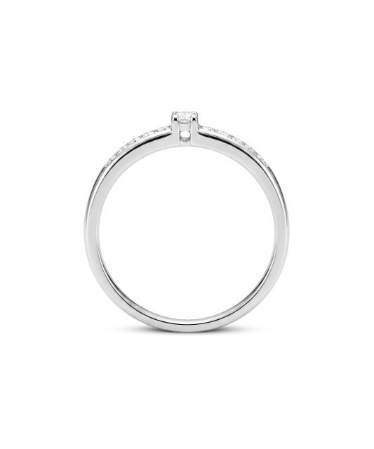 Sterling silver ring with zircons