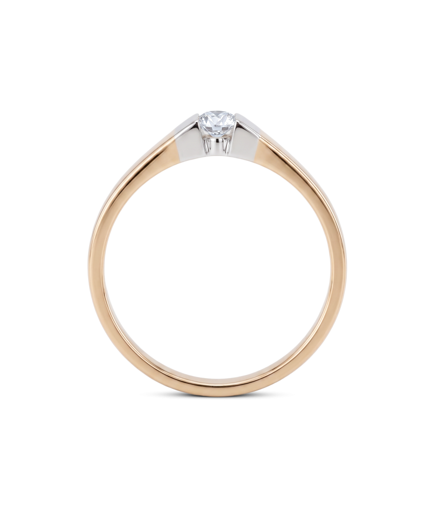 Gold ring with diamonds