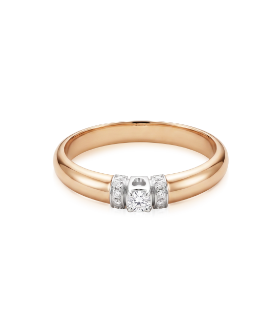Gold ring with diamonds